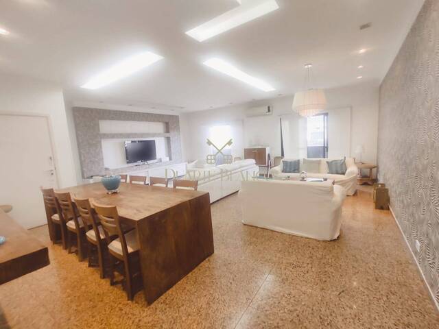 Apartamento para Locação em Guarujá - 2