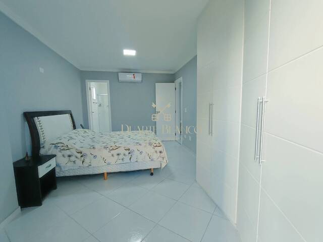 Apartamento para Venda em Guarujá - 4
