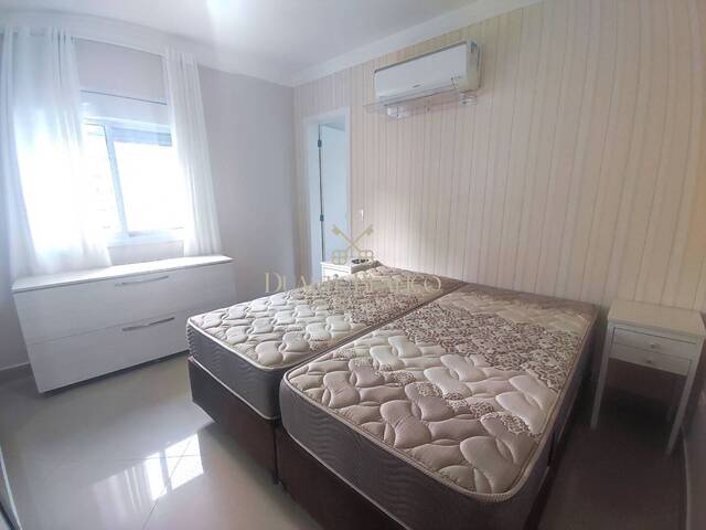 Apartamento para Venda em Guarujá - 4